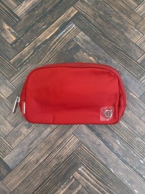 NWT Lululemon Everywhere Belt Bag In College Crimson